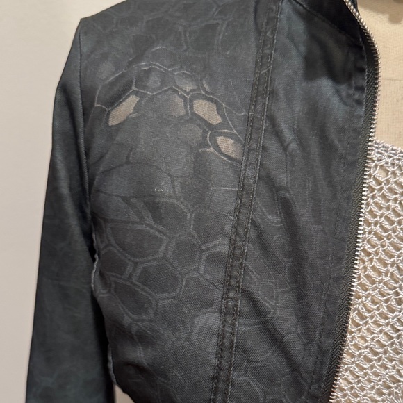 PrettyLittleThing Military Cropped Blazer and mini skirt - Picture 4 of 8